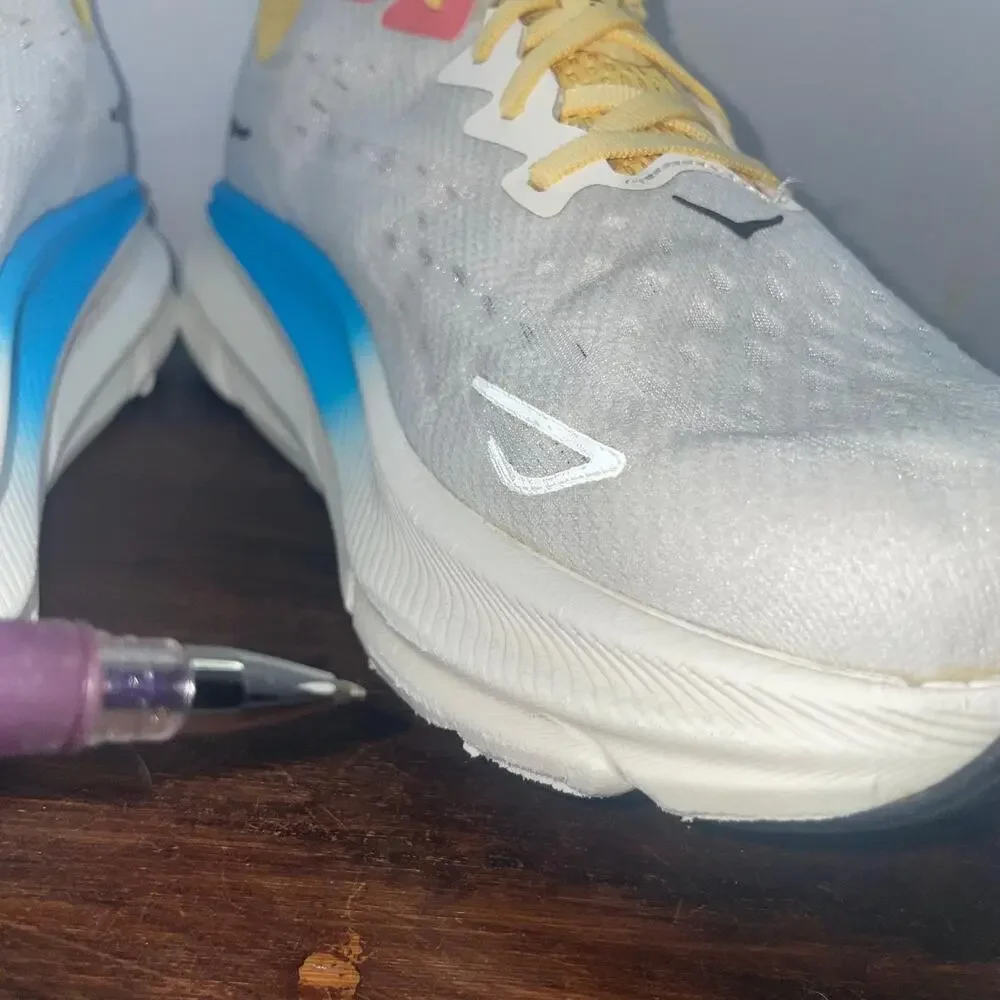 Hoka One One Clifton 9 Blanc Swim Day Shoes Women's Size 12 D WIDE 1132211 BSW